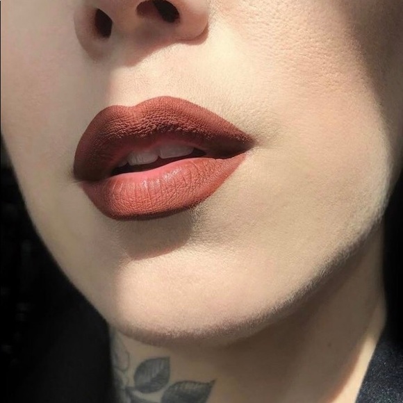 kat von d russet
